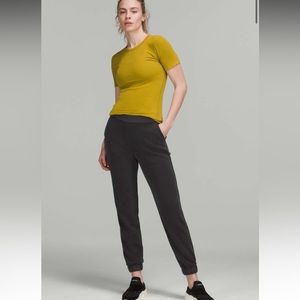 Lululemon Softstreme Relaxed High-Rise Pant Black size 12